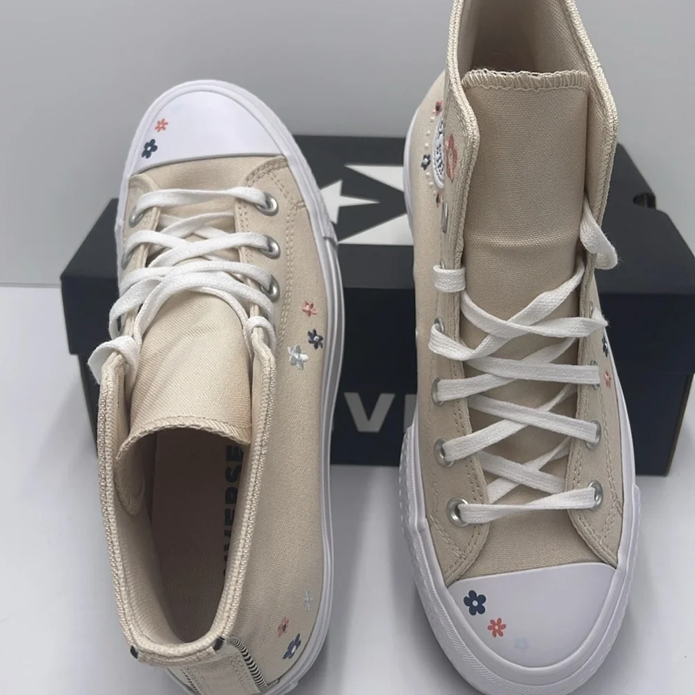 Converse Women's Cream High-Top Platform Sneakers A14265C CTAS LIFT HI LIGHT DUN